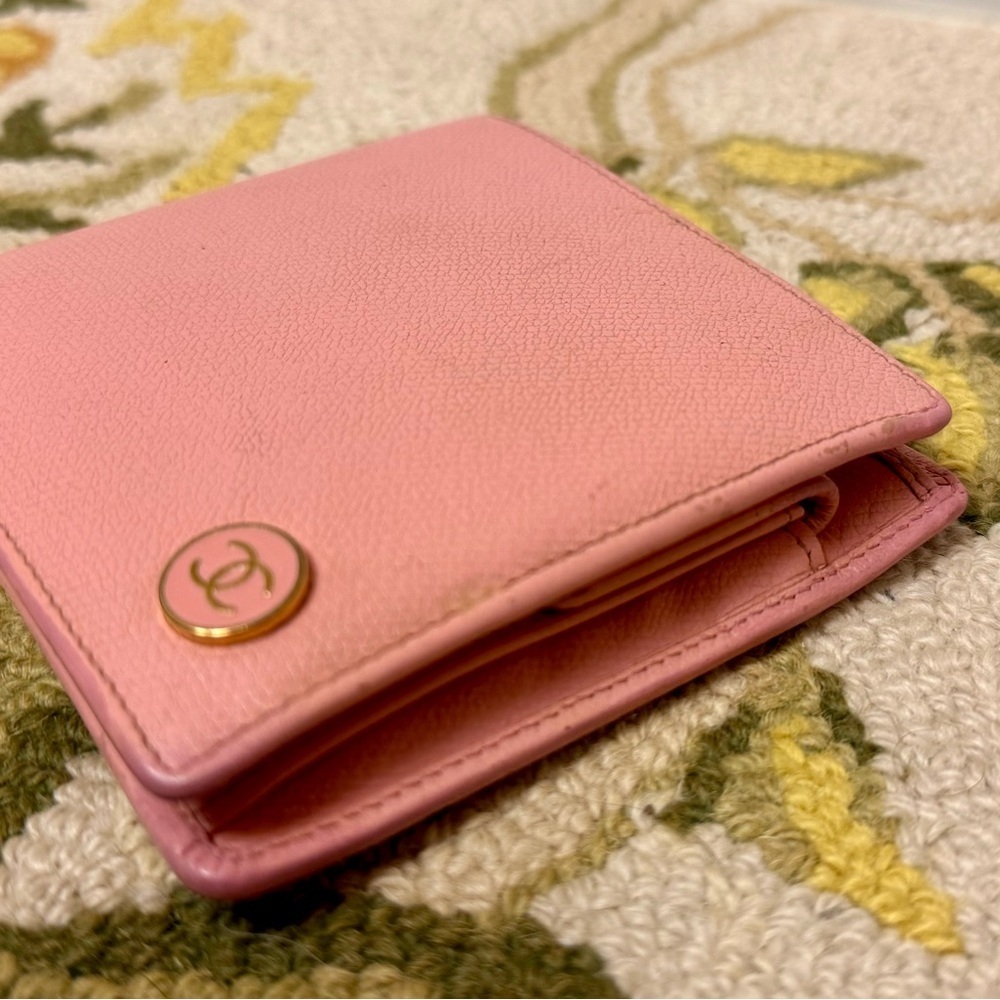 CHANEL Vintage Calfskin Bifold Compact Wallet - Pink - Picture 4 of 16